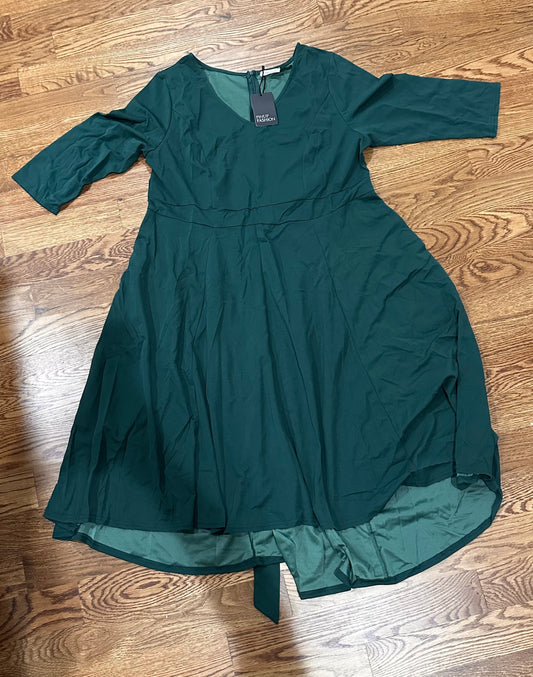 3/4 Length Sleeve Long Emerald Green Dress Size 24