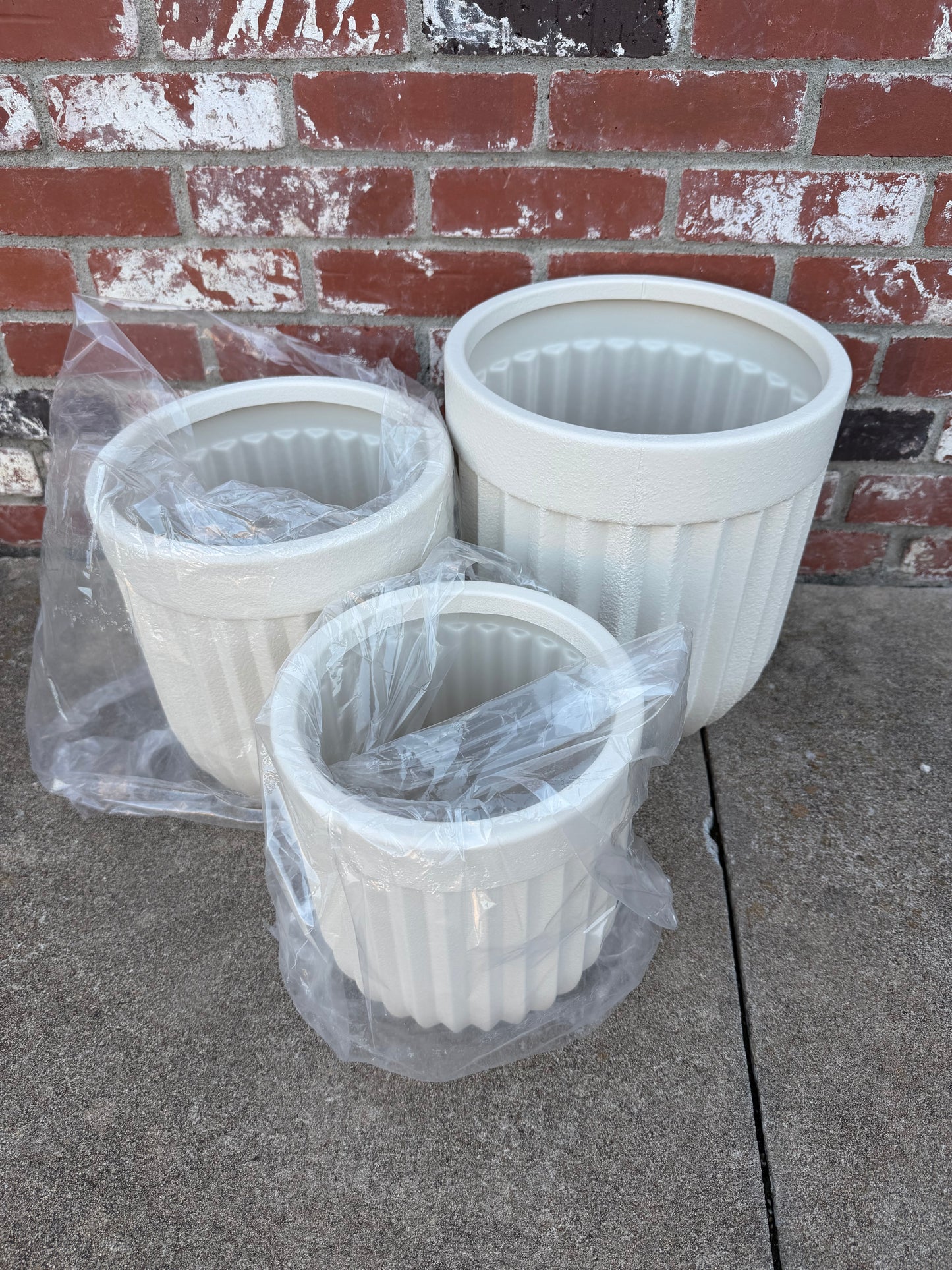 3 Piece Resin Flower Pot Set