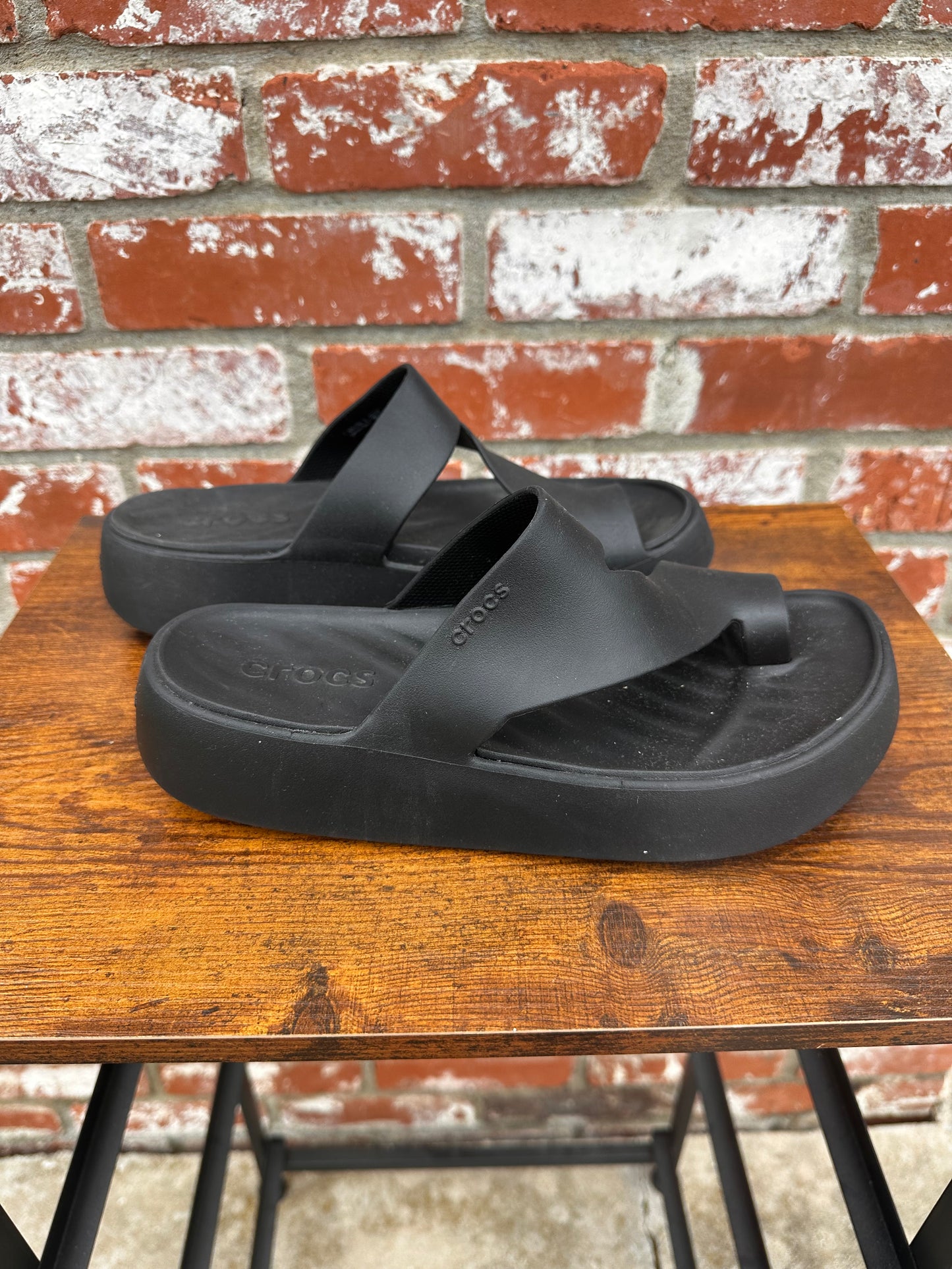 Crocs Size 8 Women’s Platform Sandals