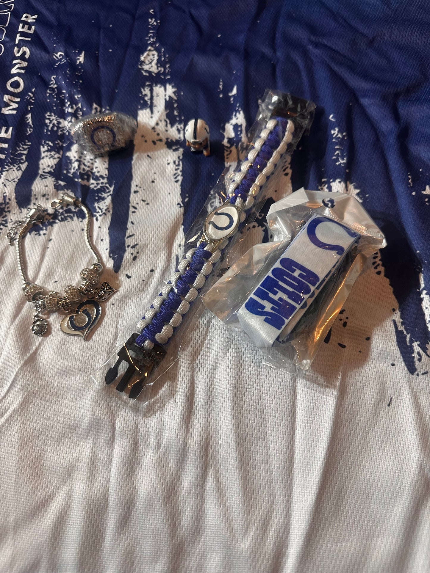 Colts Gear Size L/XL Shirt