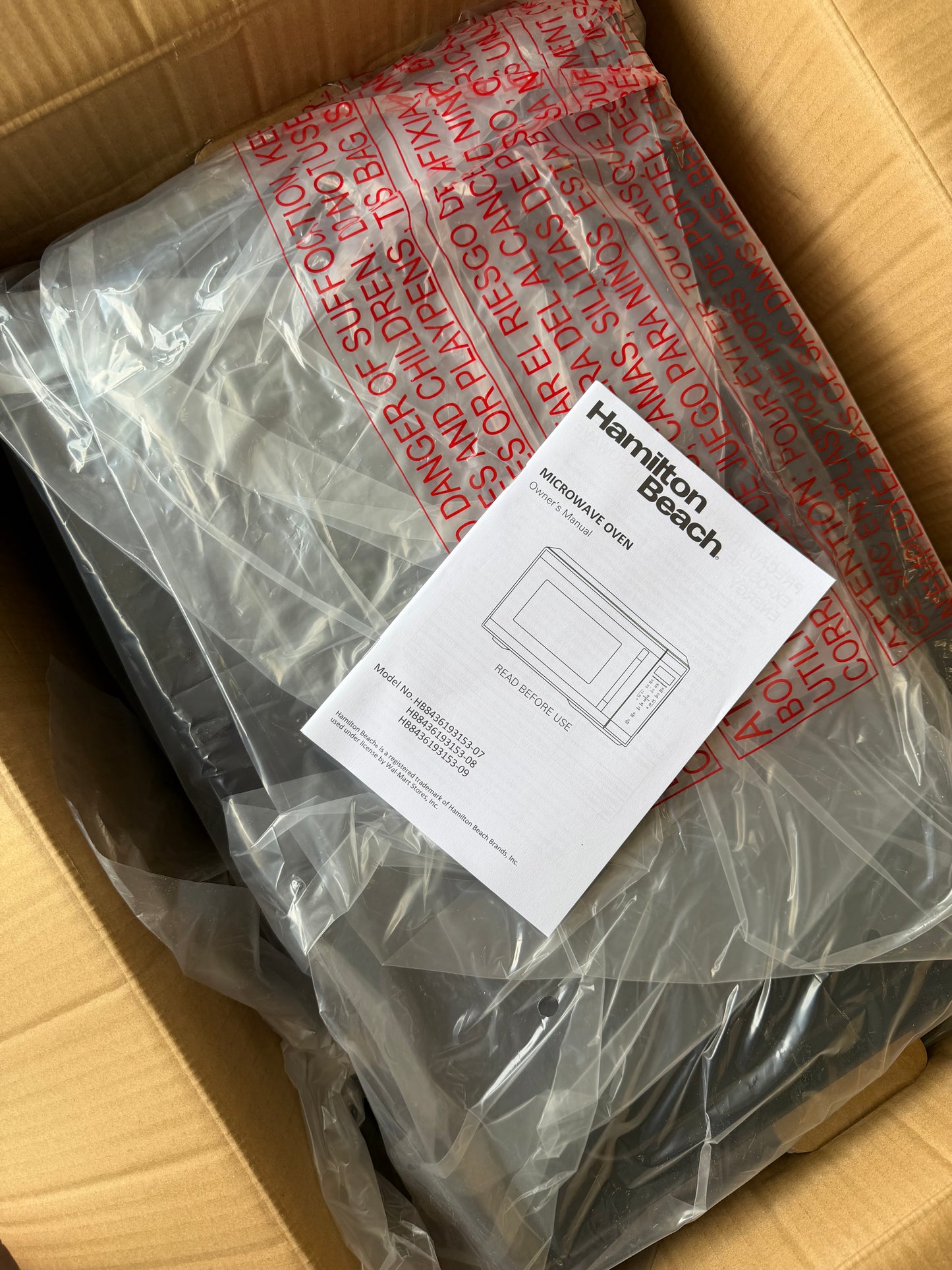 BRAND NEW Hamilton Beach Midsize Microwave Oven