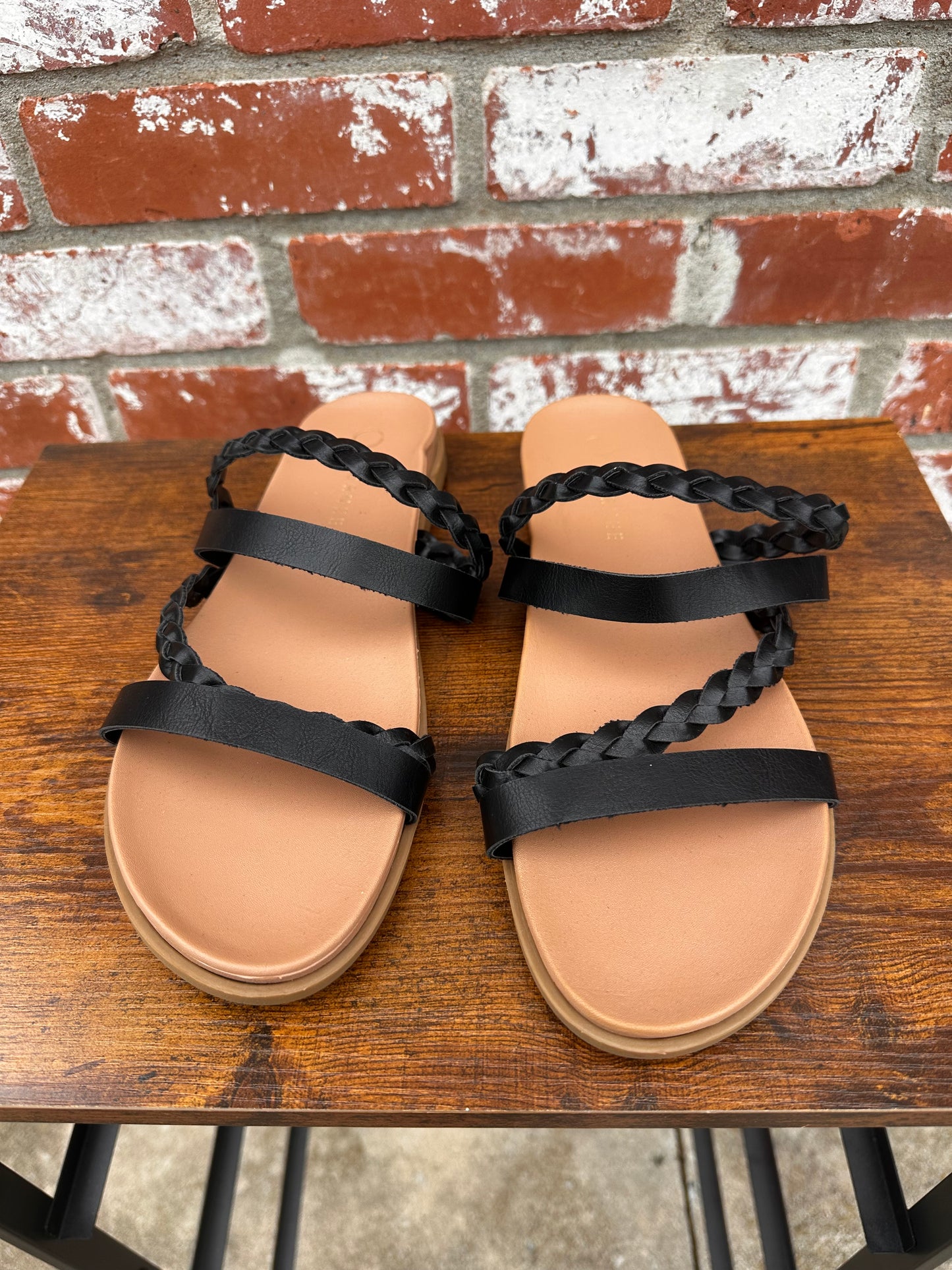 Journee Size 10 Women’s Sandals