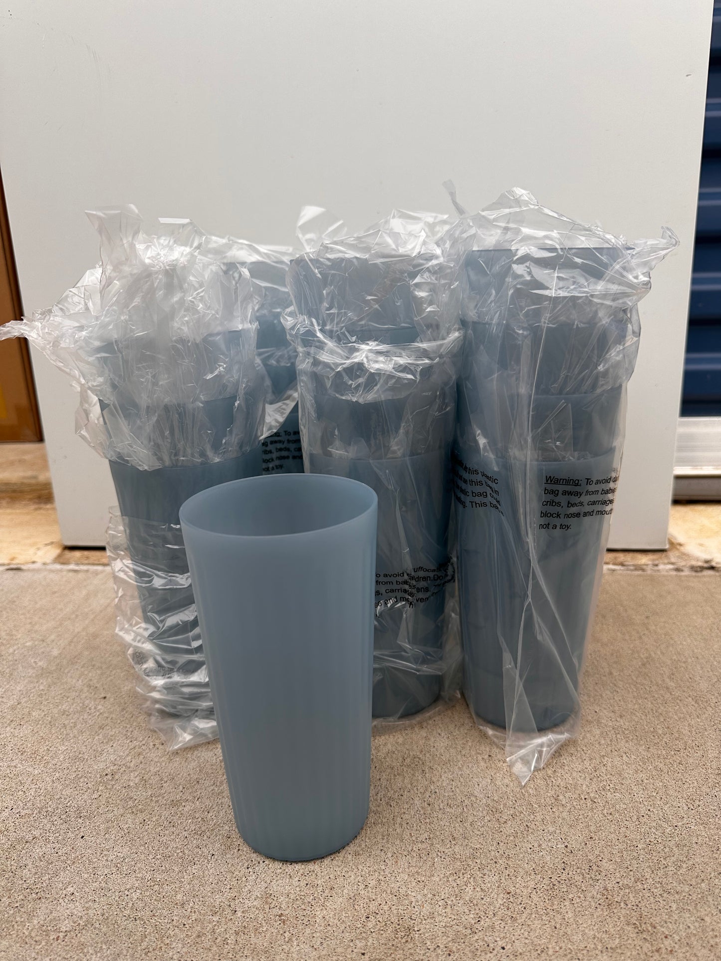 24 Plastic Cups