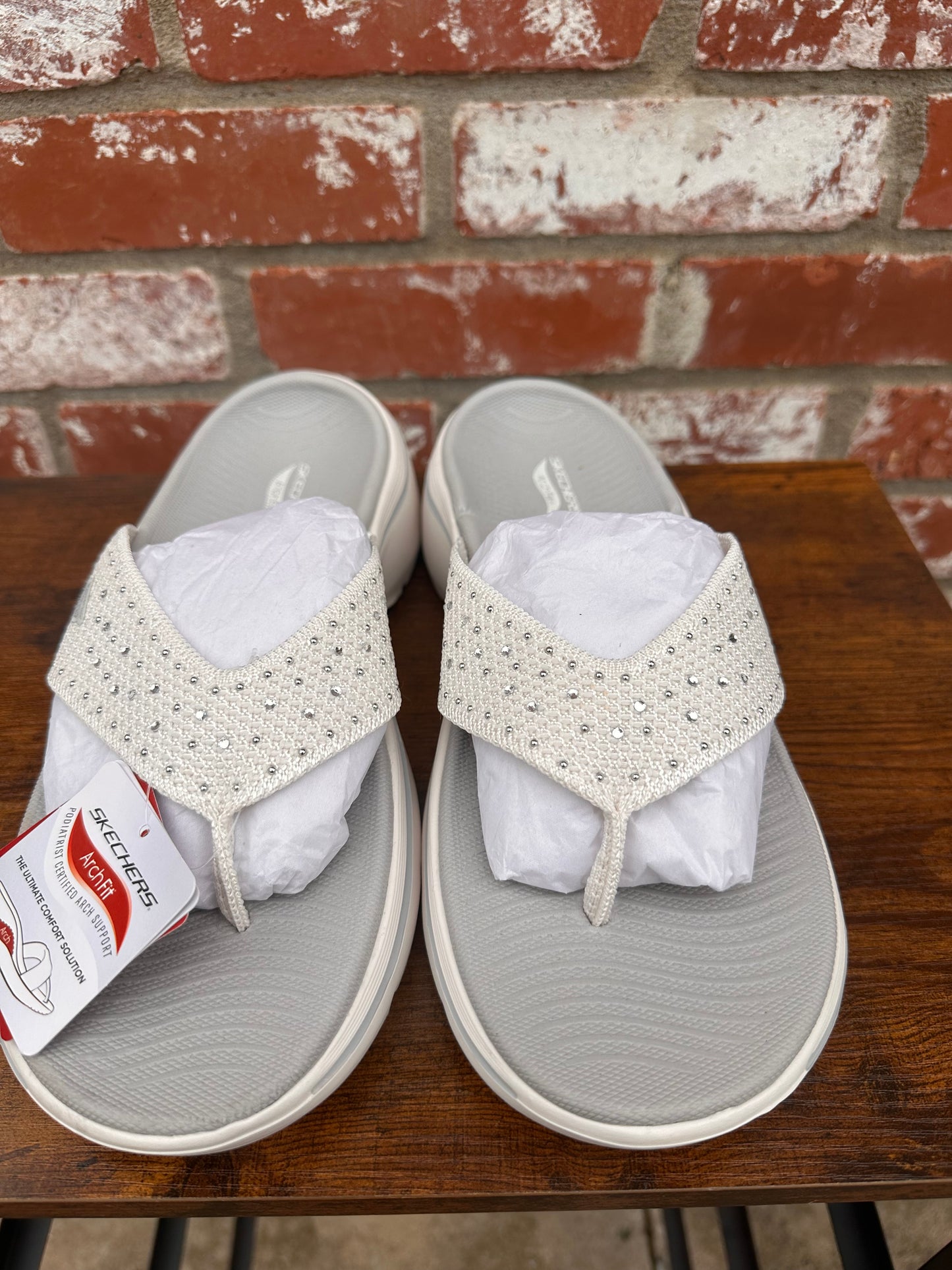 Sketchers Arch Fit Size 10 Women’s Flip Flops