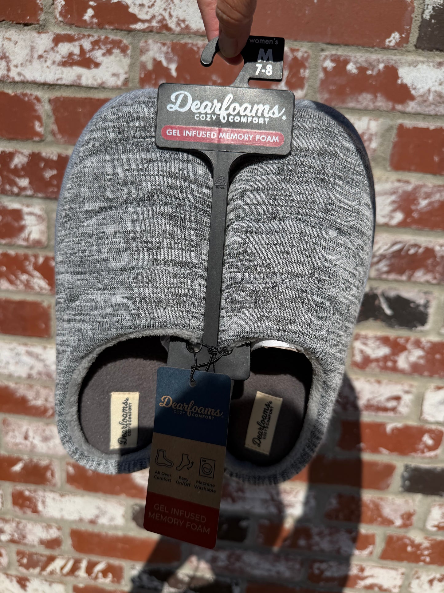 Dearfoams Women’s Size 7-8 Memory Foam Slippers