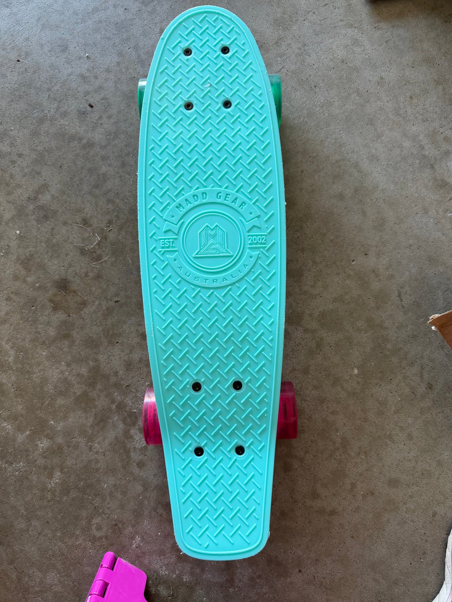 Madd Gear Retro 22-In Mini Cruiser Skateboard