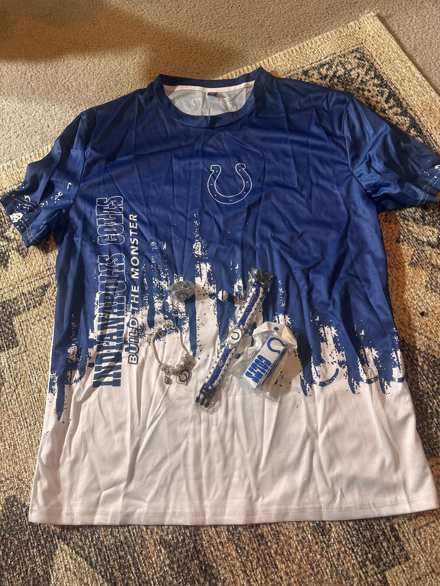 Colts Gear Size L/XL Shirt