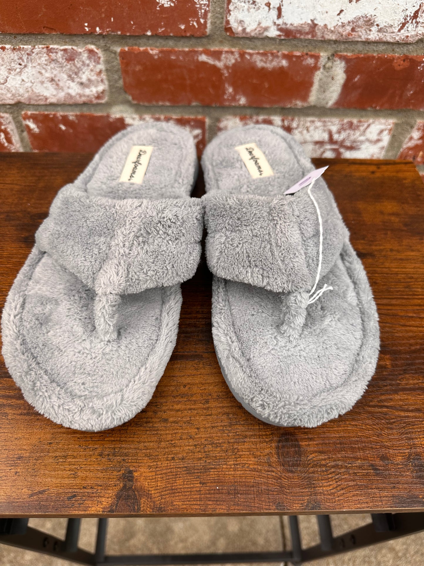 Dearfoams Size 7-8 Women’s House Shoe Flip Flops