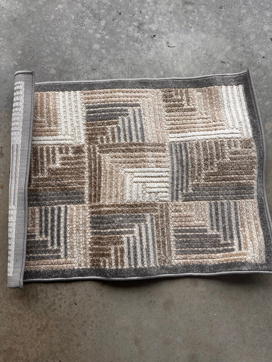 2’x3’ Accent Rug