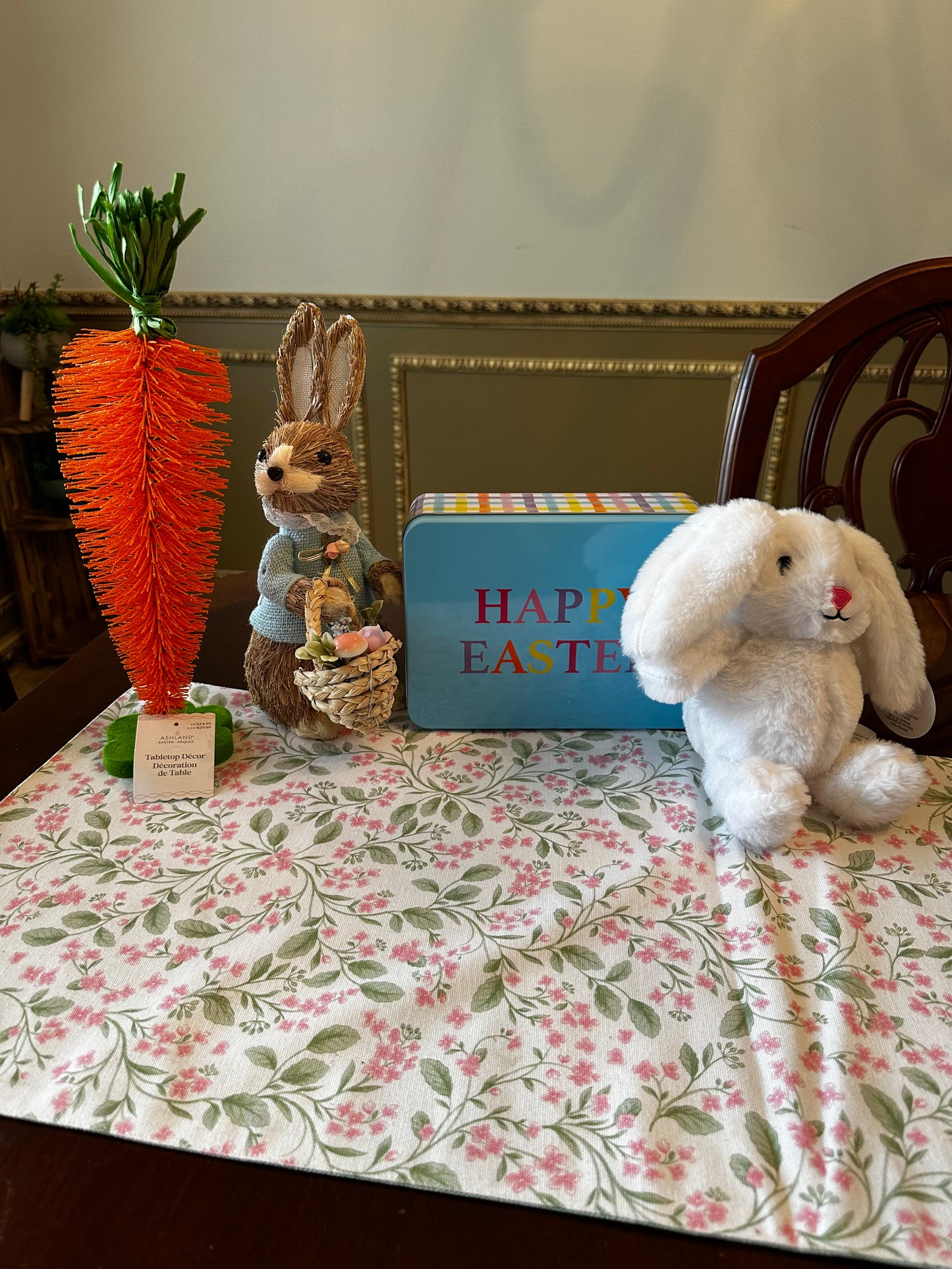 Easter Decor Lot (MSRP $75+)