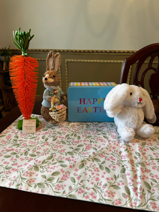 Easter Decor Lot (MSRP $75+)