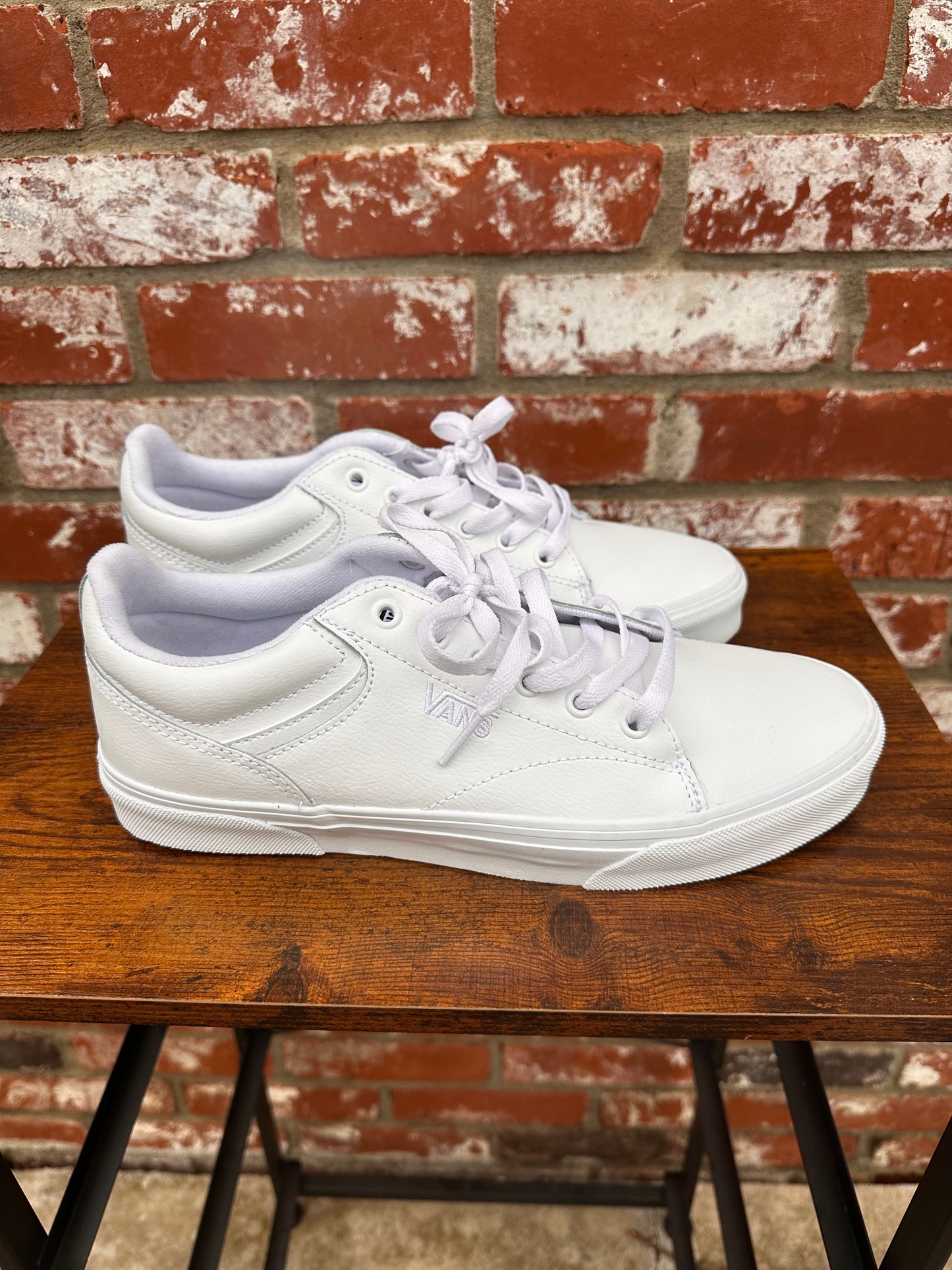 Vans Men’s Size 9 Leather Shoes