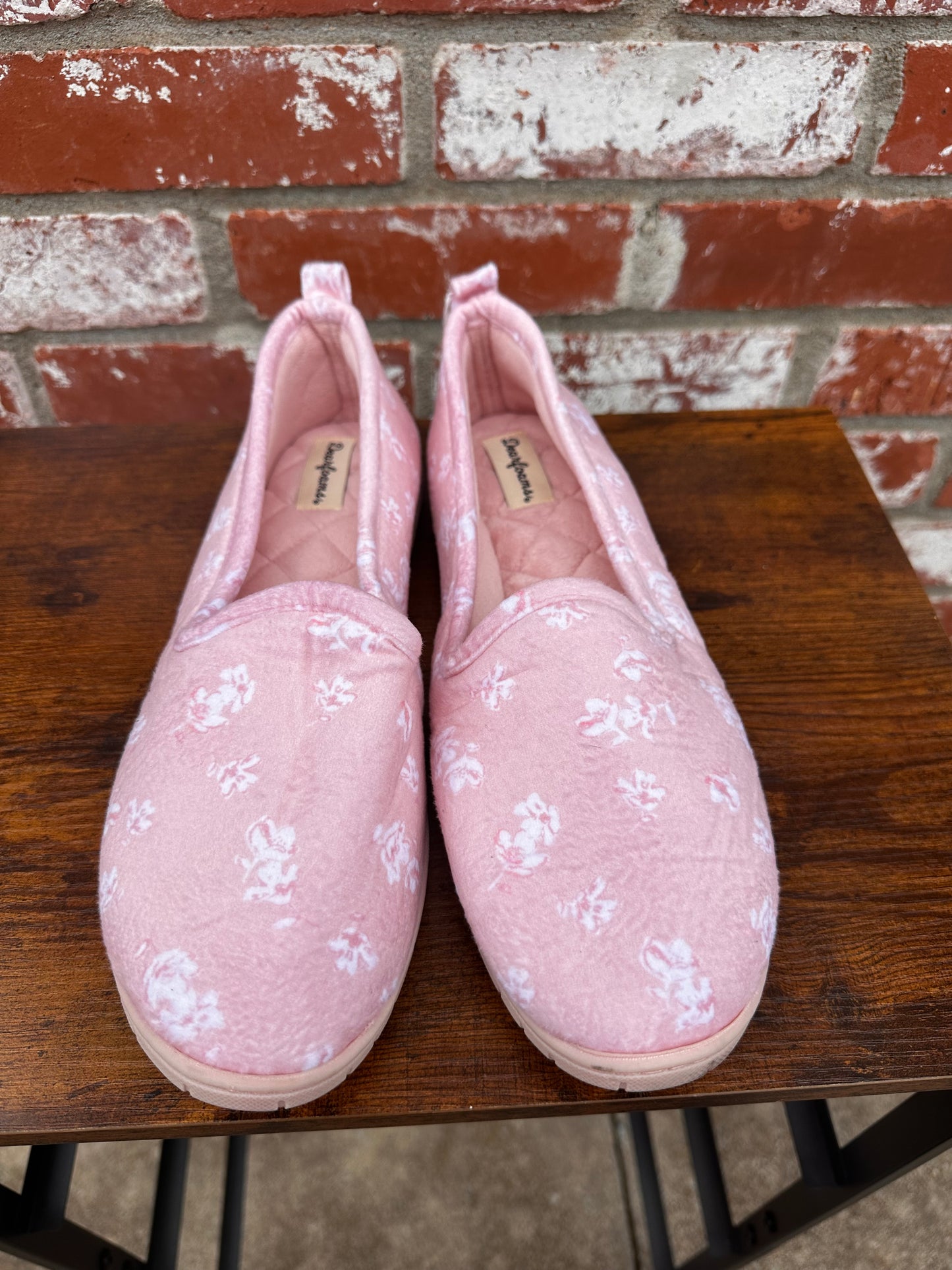 Dearfoams Size 9-10 Women’s House Shoes