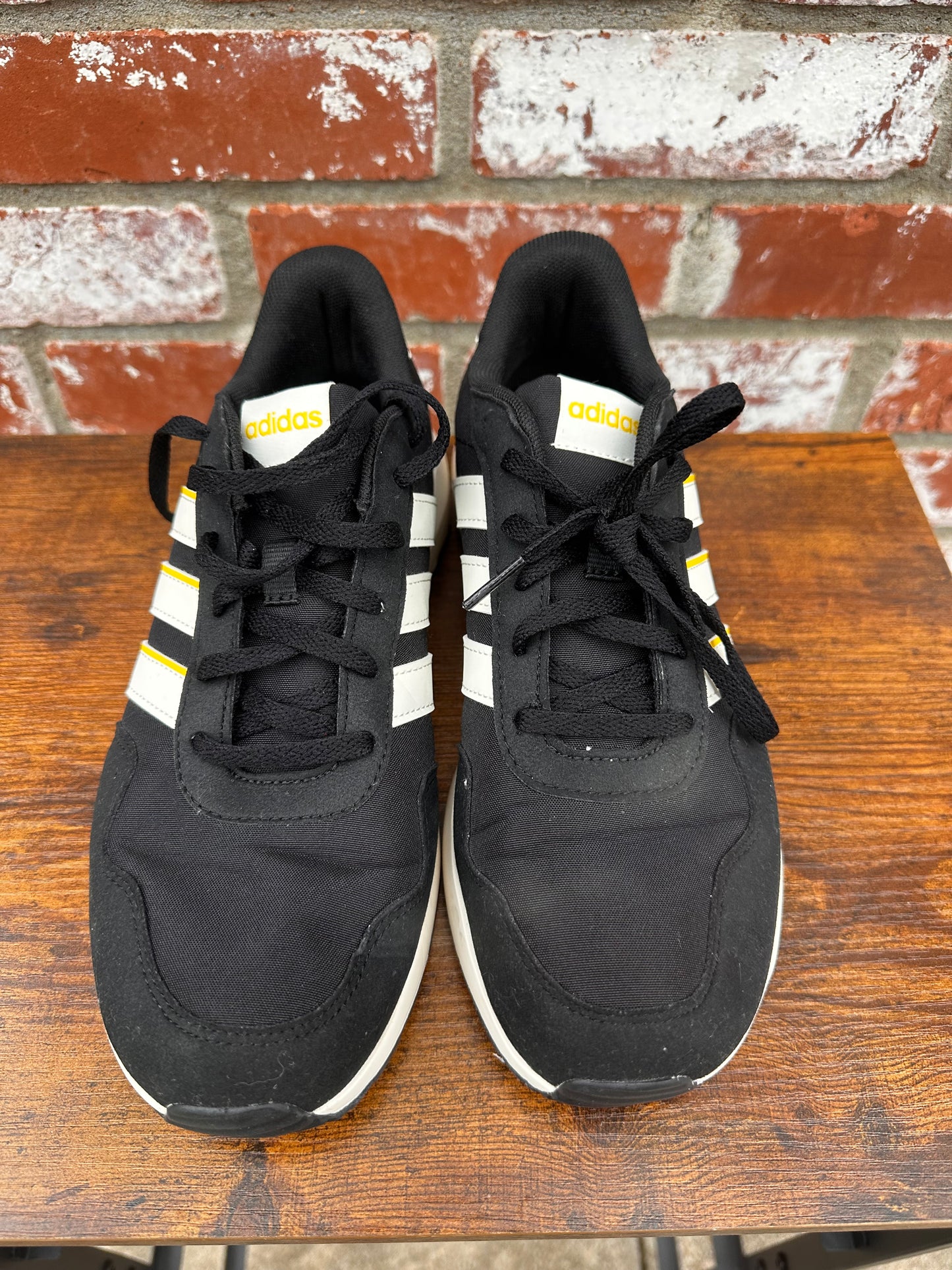 Adidas Size 6 Women’s Shoes