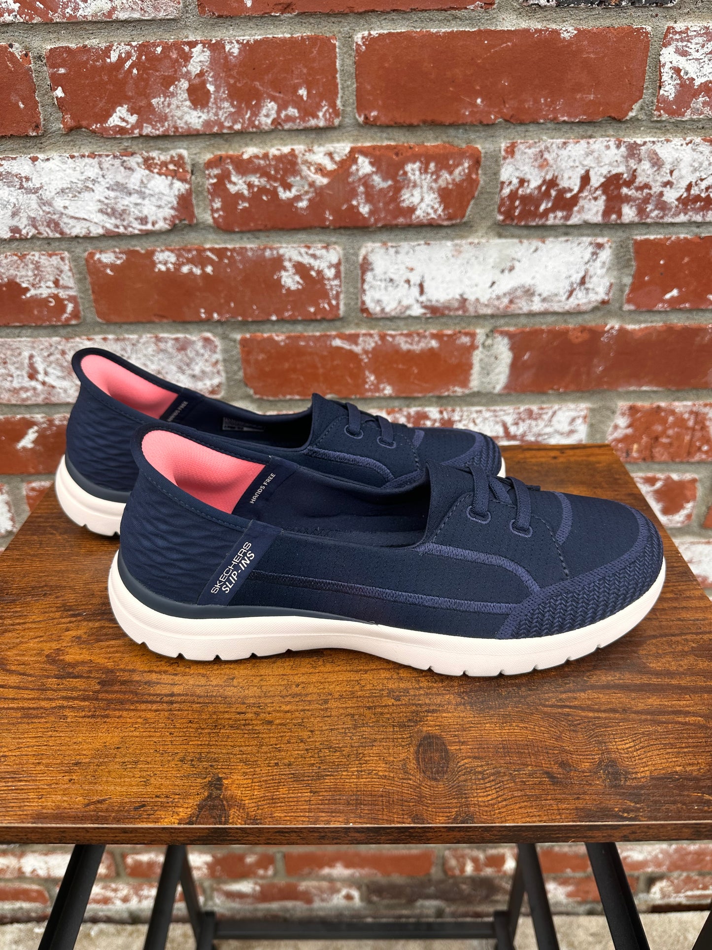 Sketchers Size 8.5 Women’s Shoes