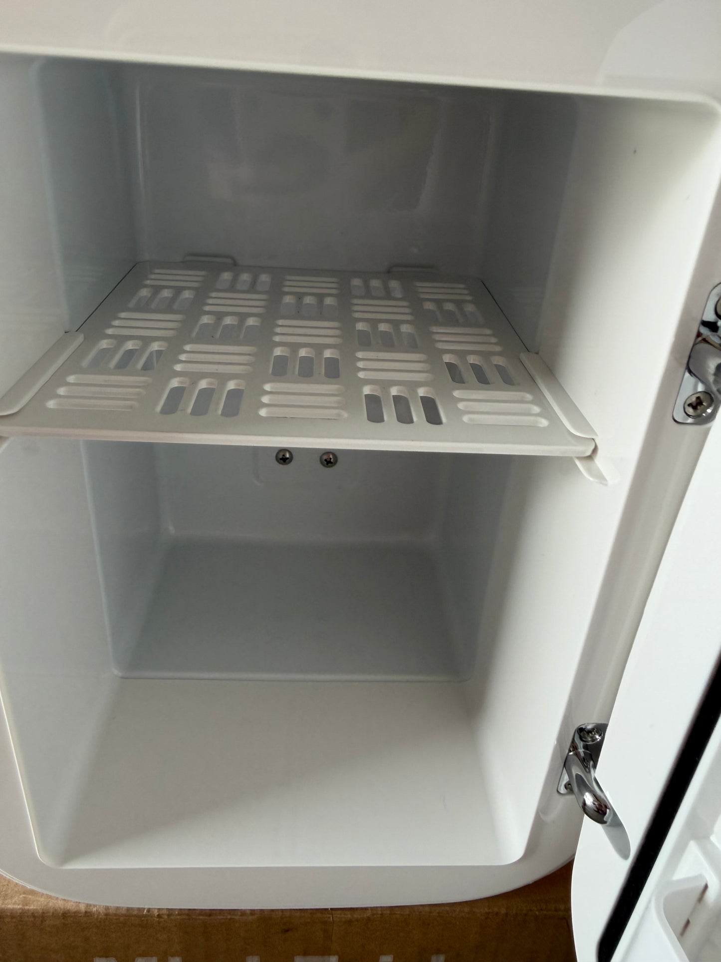 Mini Fridge - Can plug into wall or vehicle