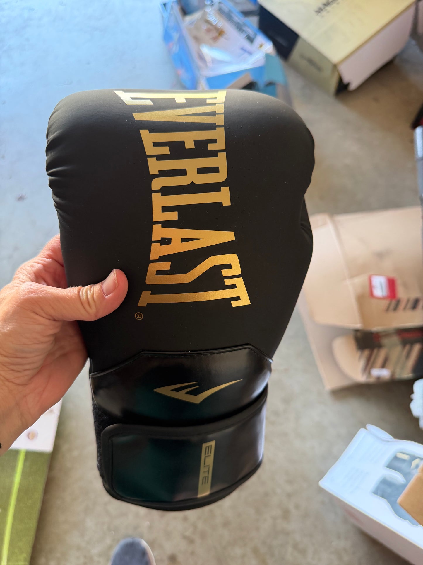 Everlast LEFT Elite Boxing Glove 14 oz.